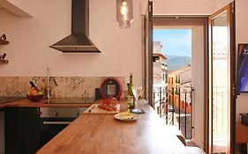 Castle Apartment By Nras